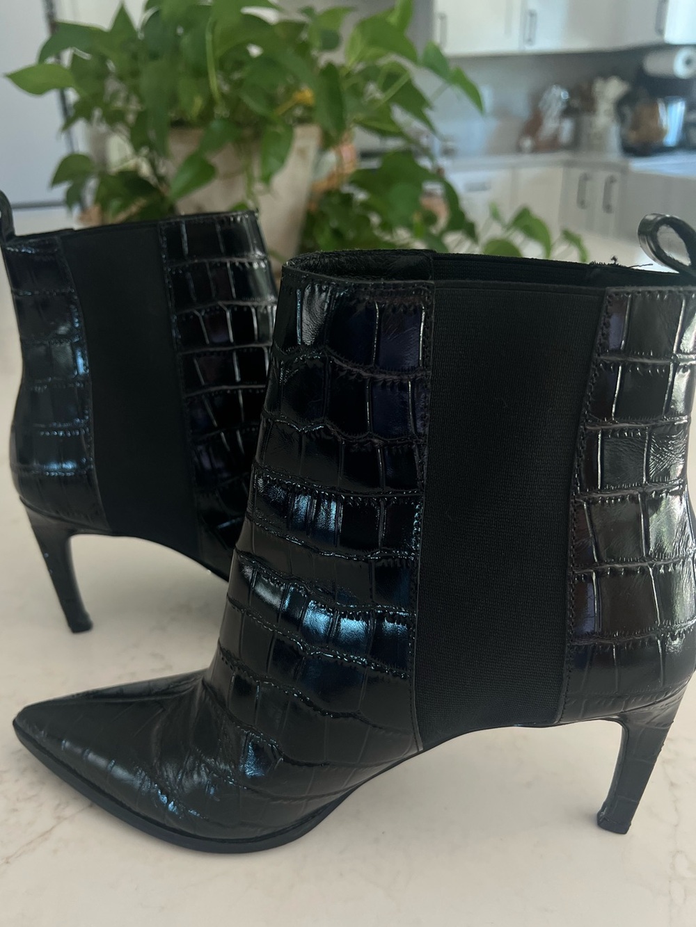 42 Gold Black Croc Embossed Chelsea Ankle Boots Pointed Toe Stiletto Heel 11 - Picture 2 of 13